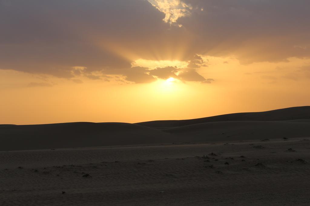 Legend Desert Camp Fulayj al Masha'ikh Εξωτερικό φωτογραφία